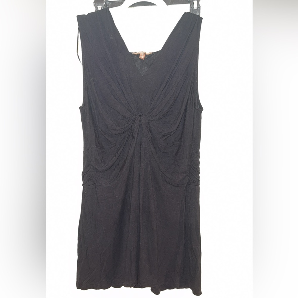 Black Sleeveless Twist-Front Top